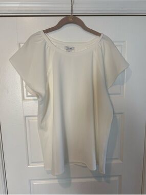 Nine West Cream Short Sleeve Scoop Neck Blouse